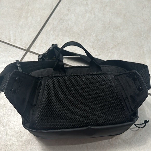 The North Face Explore BLT 3L Lumbar Pack - Picture 9 of 16